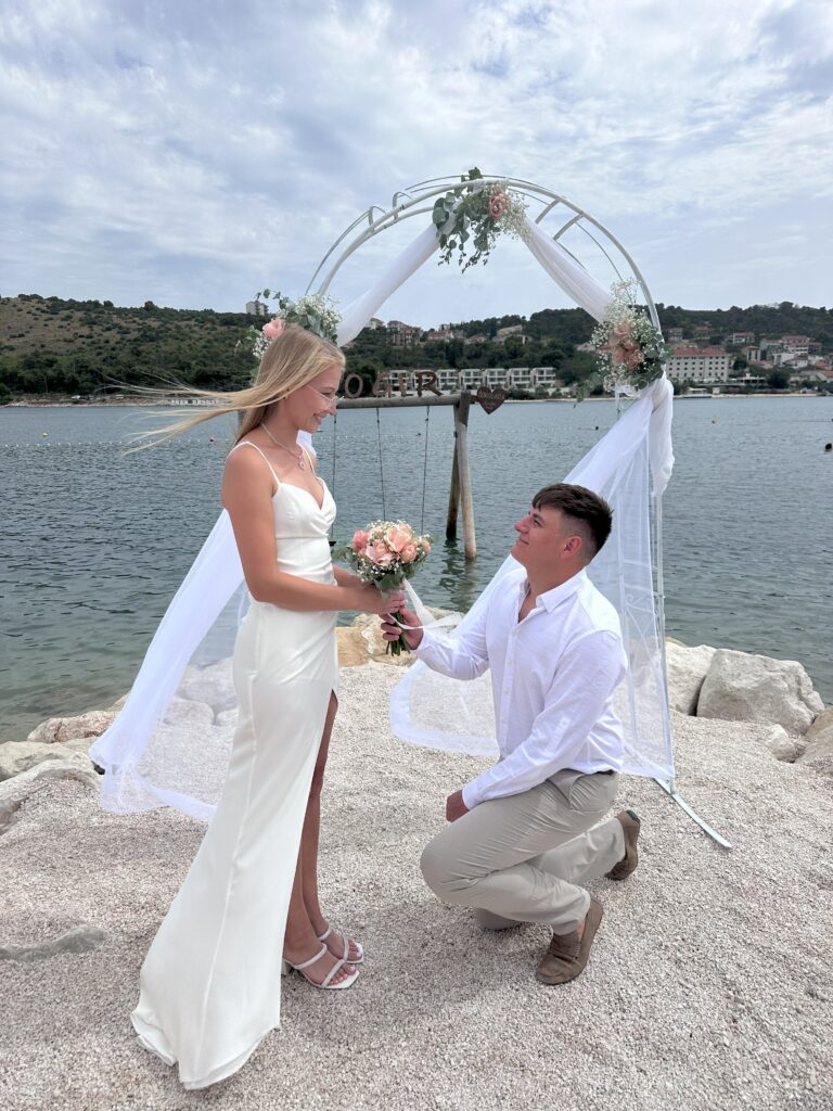 Ślub w Chorwacji - Trogir na plaży