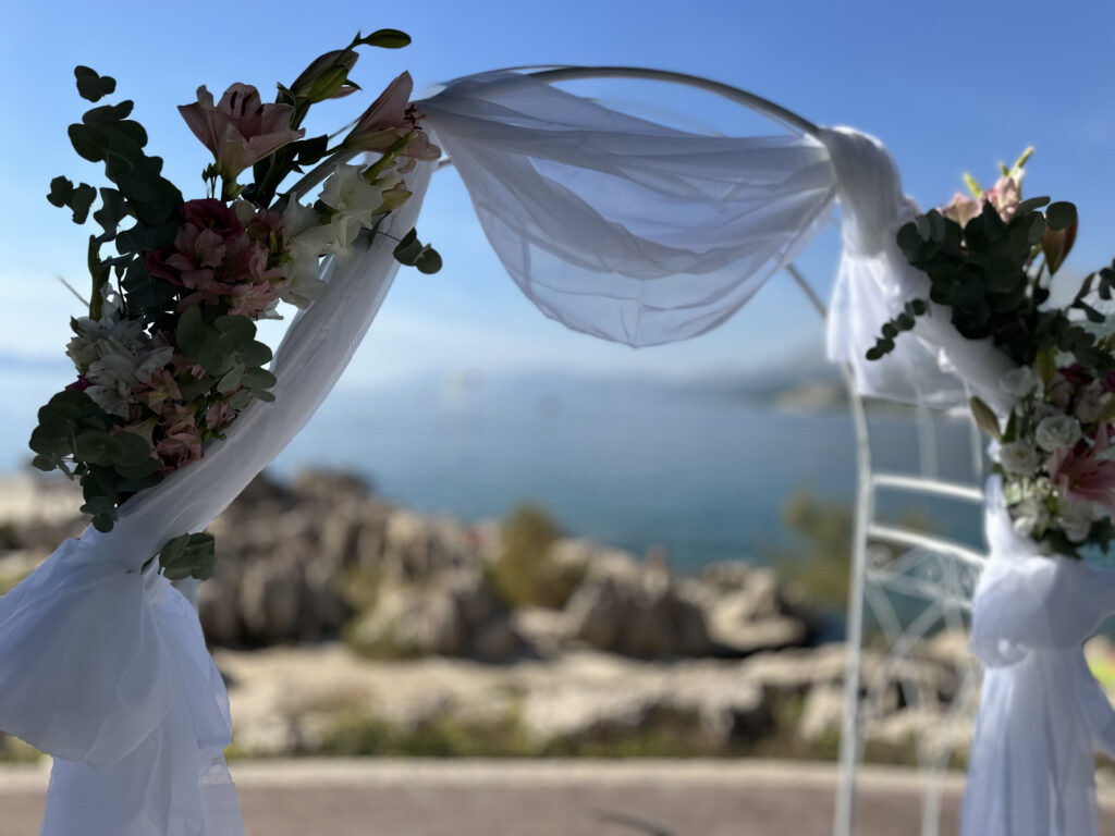 Ślub Chorwacji w wersji klubu plażowego BOHO w Makarskiej