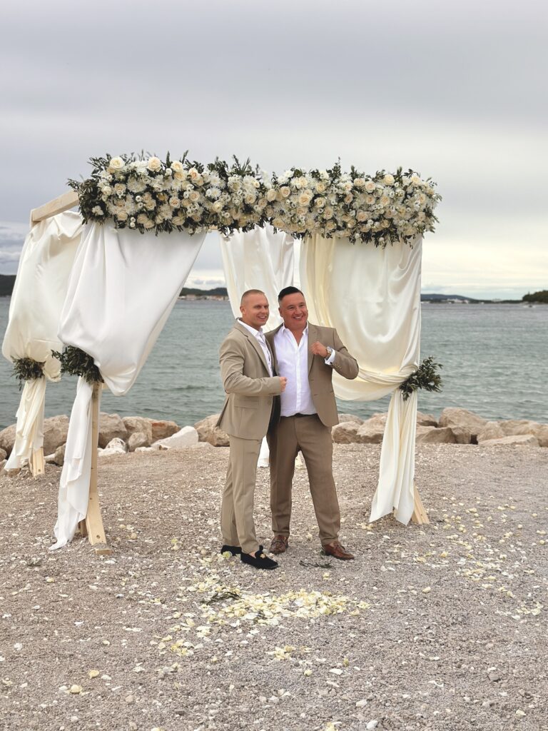 Ślub i wesele w beach clubie obok Primošten