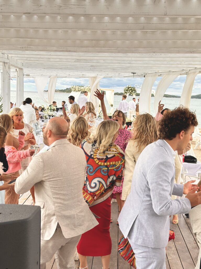 Ślub i wesele w beach clubie obok Primošten