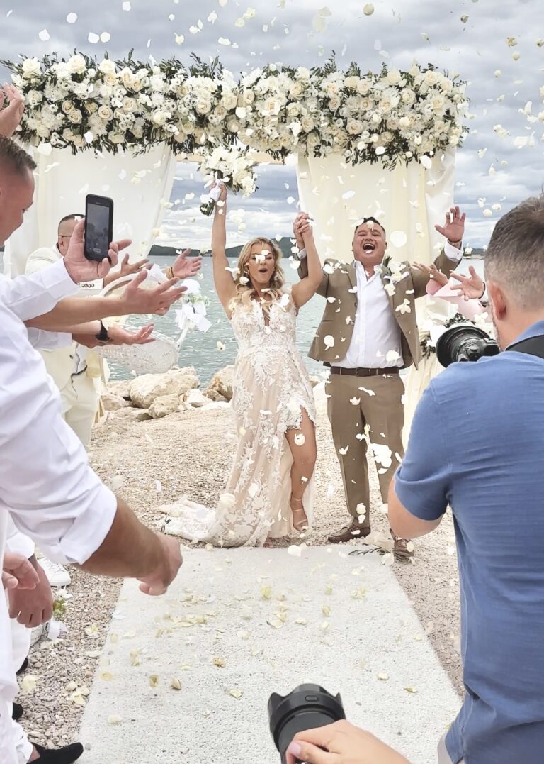 Ślub i wesele w beach clubie obok Primošten