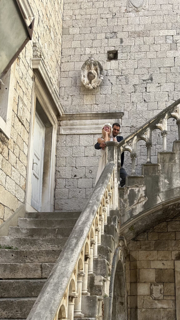 Ślub w Trogirze na starówce UNESCO z wyjątkowym miejscem do zdjęć 2 Ślub w Chorwacji Trogir starówka