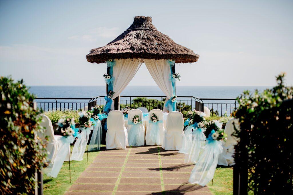 Ślub na Maderze w altance z widokiem na ocean